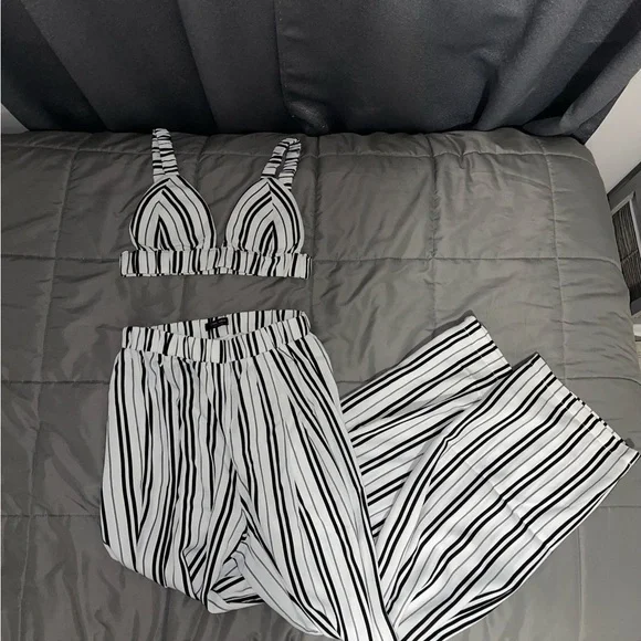 2 Piece Pants Set - Picture 2 of 3